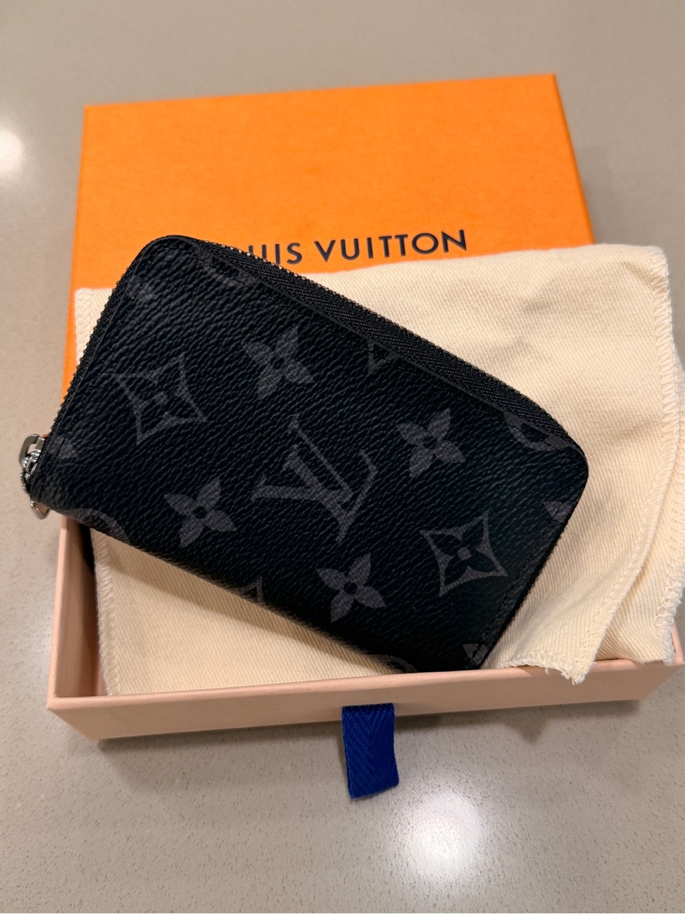 Louis Vuitton Men’s Zip Card Holder in Monogram Eclipse Monogram Eclipse